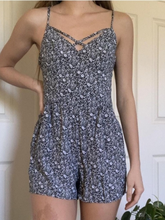 Hollister Pants - Hollister Black and White Floral Dress